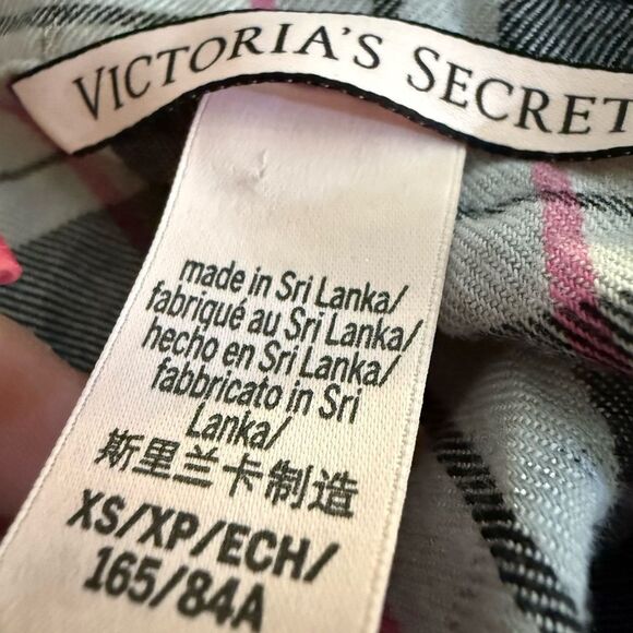 Victoria’s Secret size XS sparkle threading lounge button down shirt - Picture 8 of 9